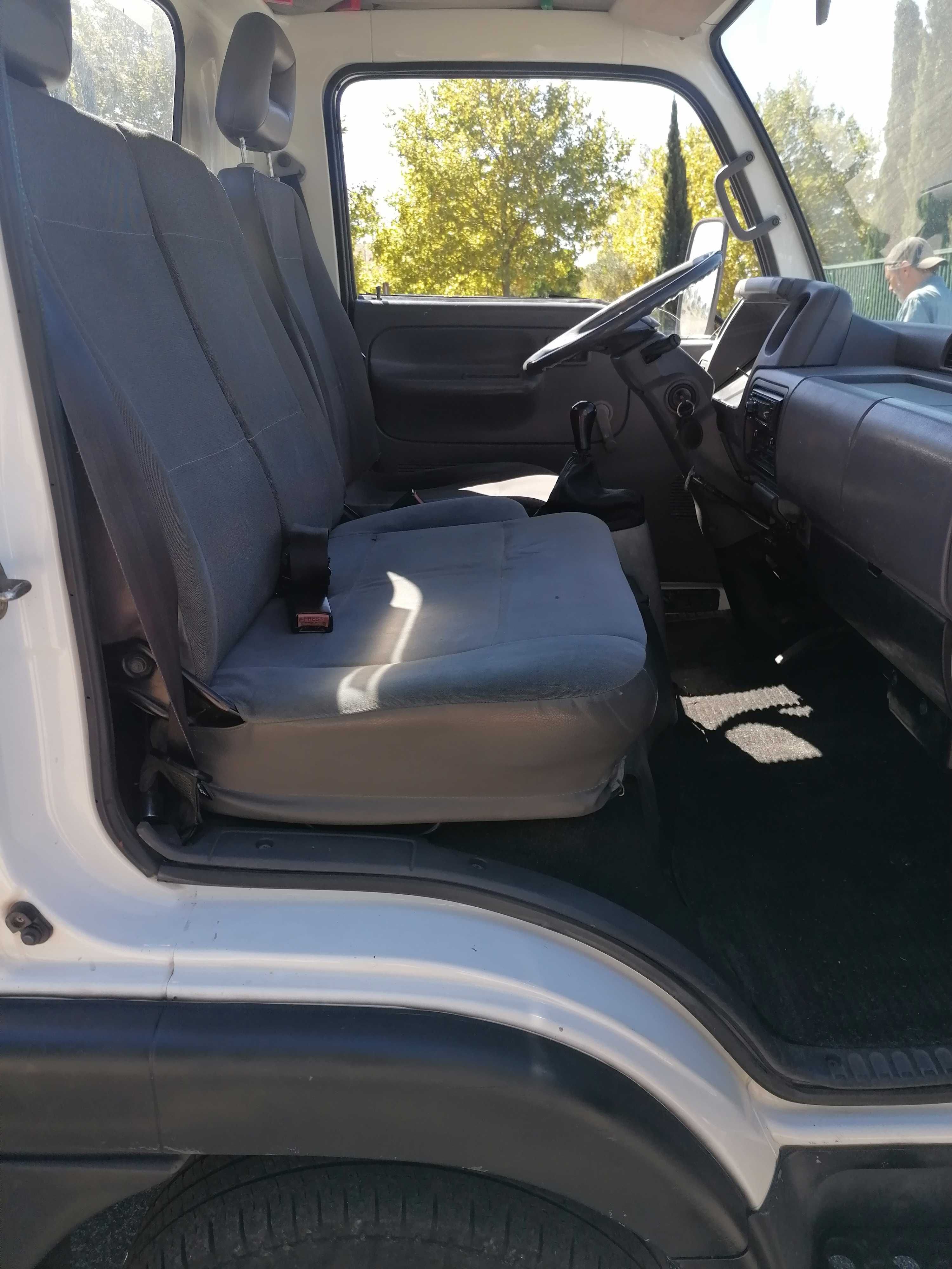 Nissan Cabstar 2002