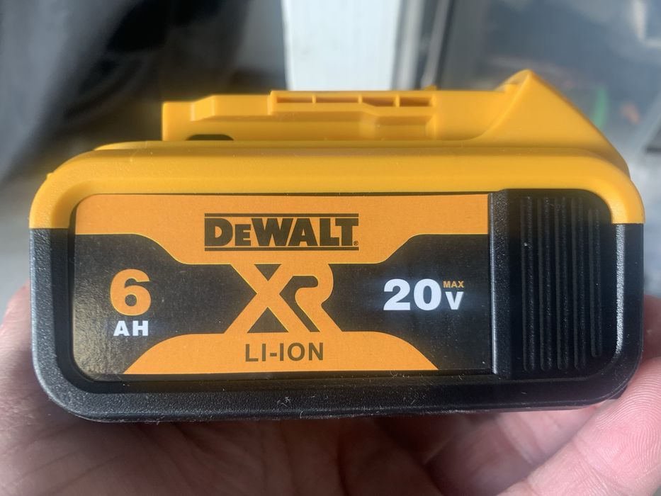 Carregador + bateria Dewalt XR