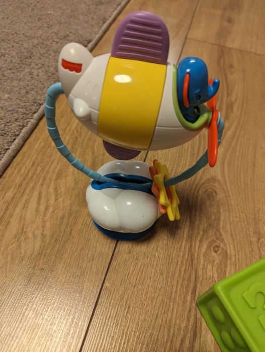 Zestaw zabawek dla dziecka do roczku niemowlęcych