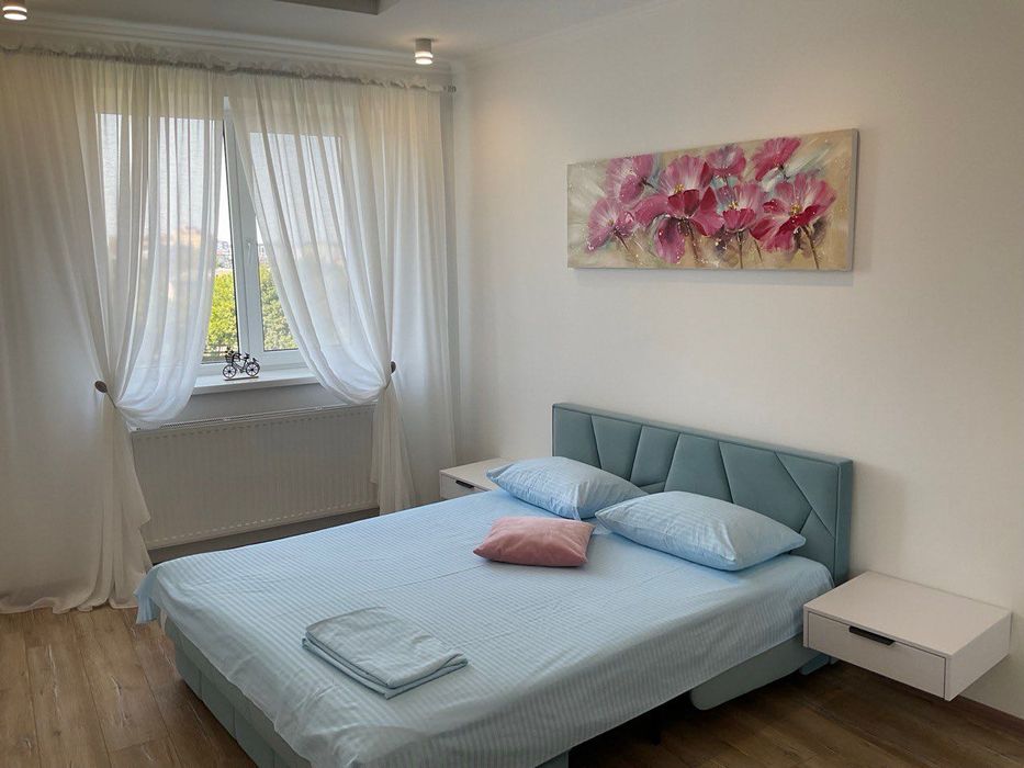 LUXURY ROMANTIC 5* в парку. 1-2-3 кімнатна кв. Подобово. На Чорновола