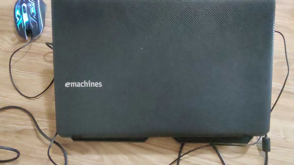 Ноутбук  Emachines E732ZG