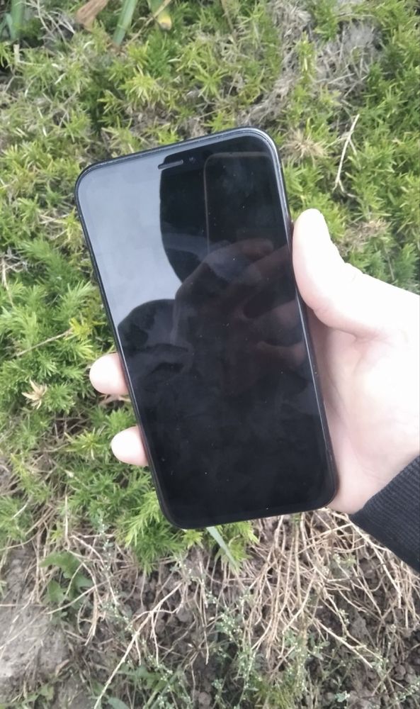 Продам Айфон Xr’