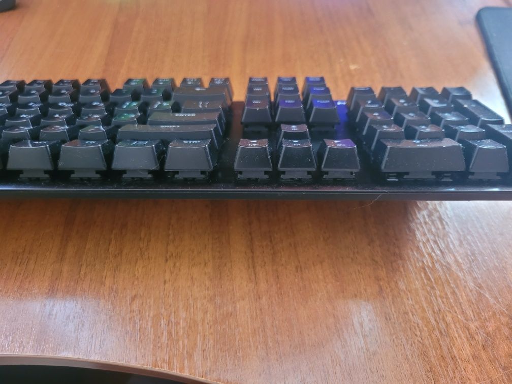 Ігрова клавиатура HyperX Alloy 104 клавіші