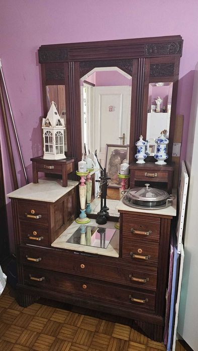 Cómoda antiga anos 40