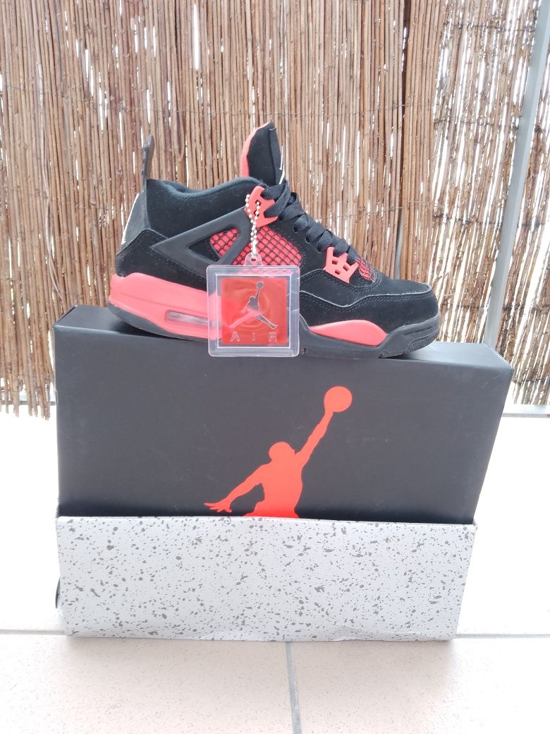 Air Jordan thunder black red roz. 37,5