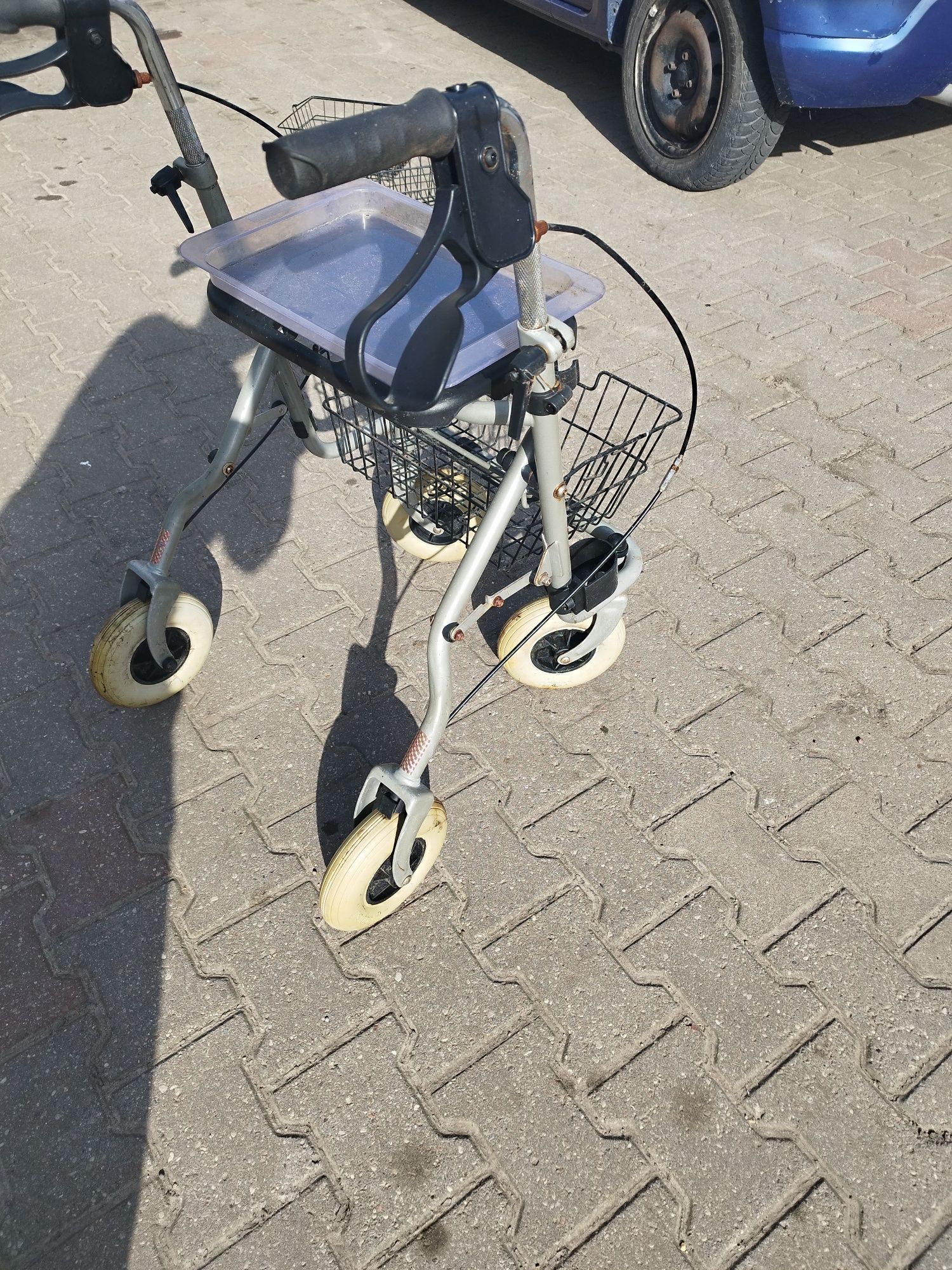 Chodzik.rollator,balkonik z koszyczkiem