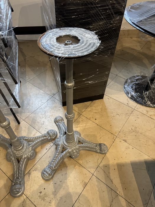 Żeliwna noga stołu