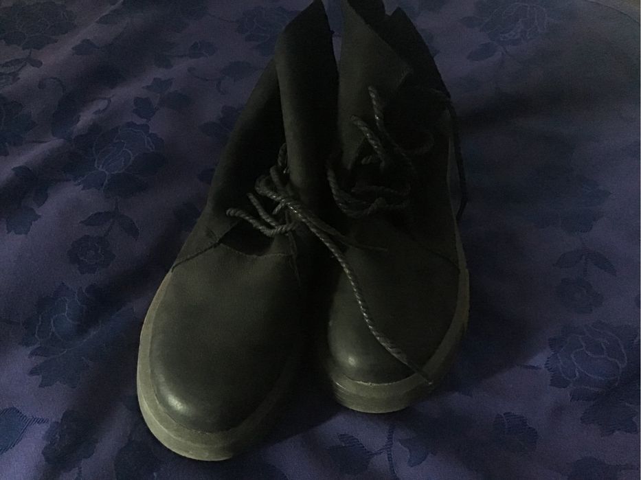 Шкіряні ботинки в хорошому стані