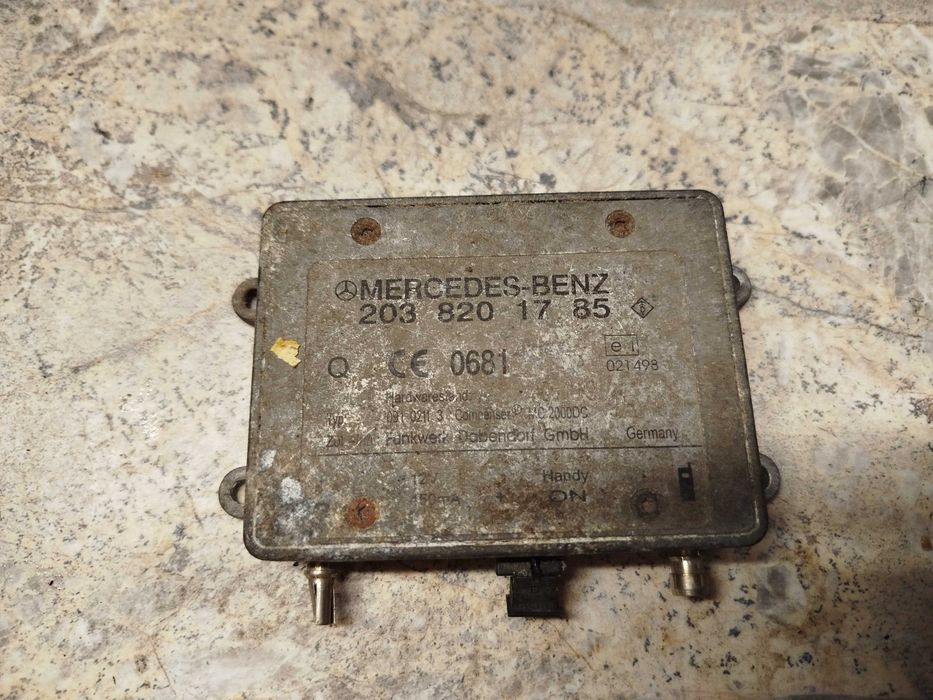 Підсилювач антени 2038201785 Mercedes W203, W210