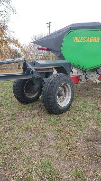 Комбайн Lexion 570 комплект 2 жниварки і візок