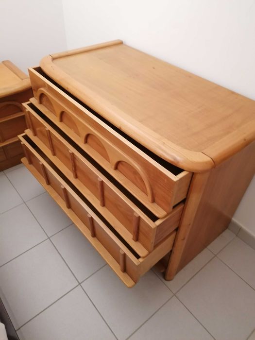 cómoda e 2 mesinhas de cabeceira