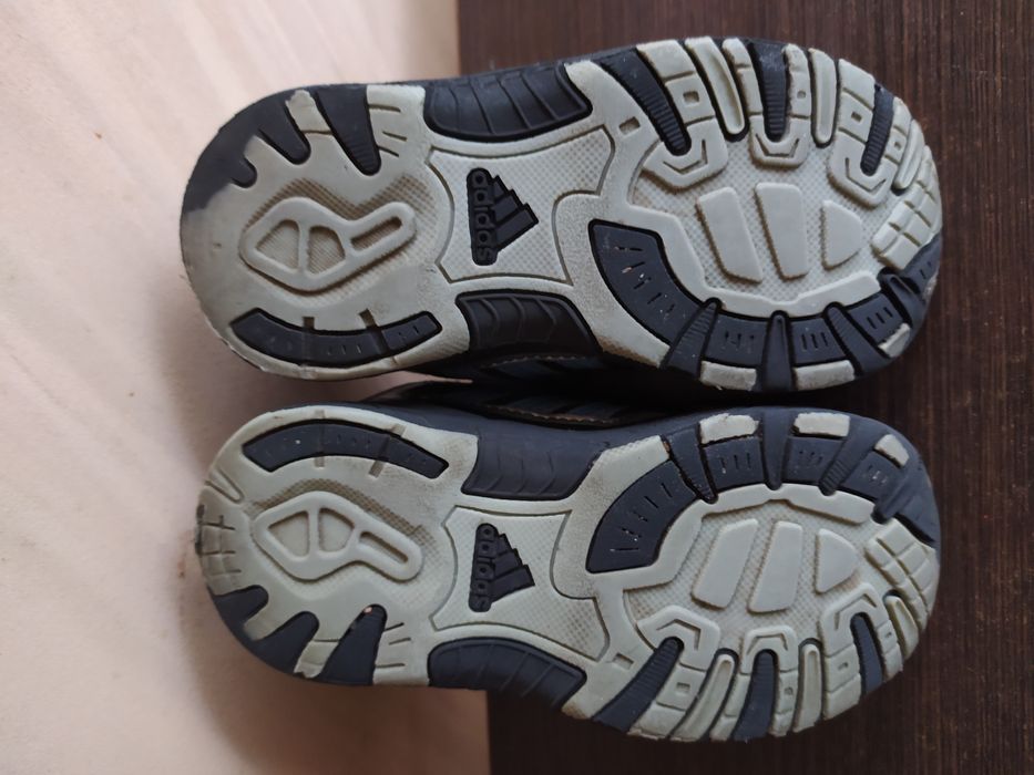 Buty adidas r. 24