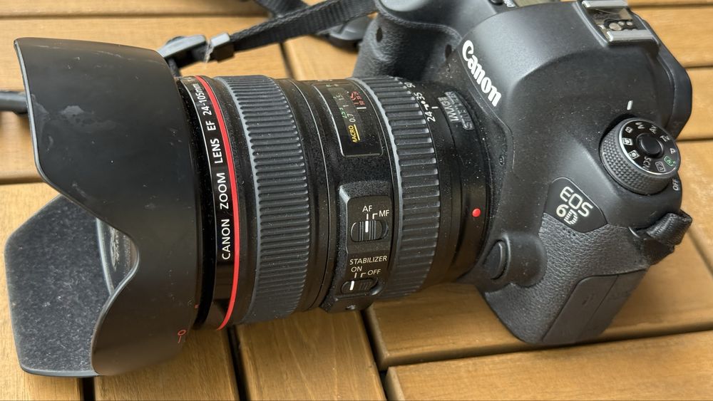 Canon EOS 6D + Canon EF 24-105mm f/4L IS USM + lampa+ torba.