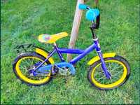 Niebieski rower dziecięcy