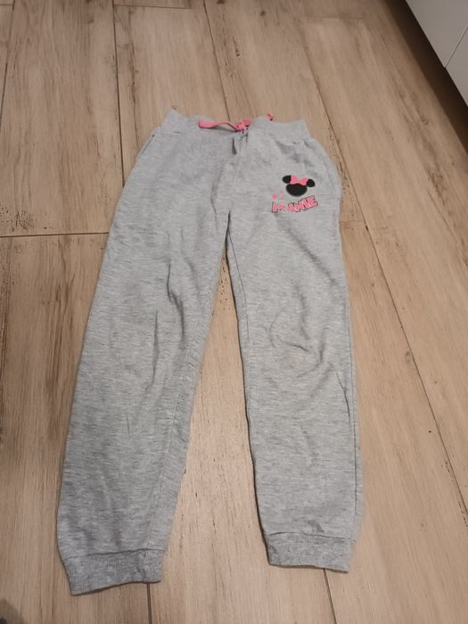 Spodnie dresowe 134