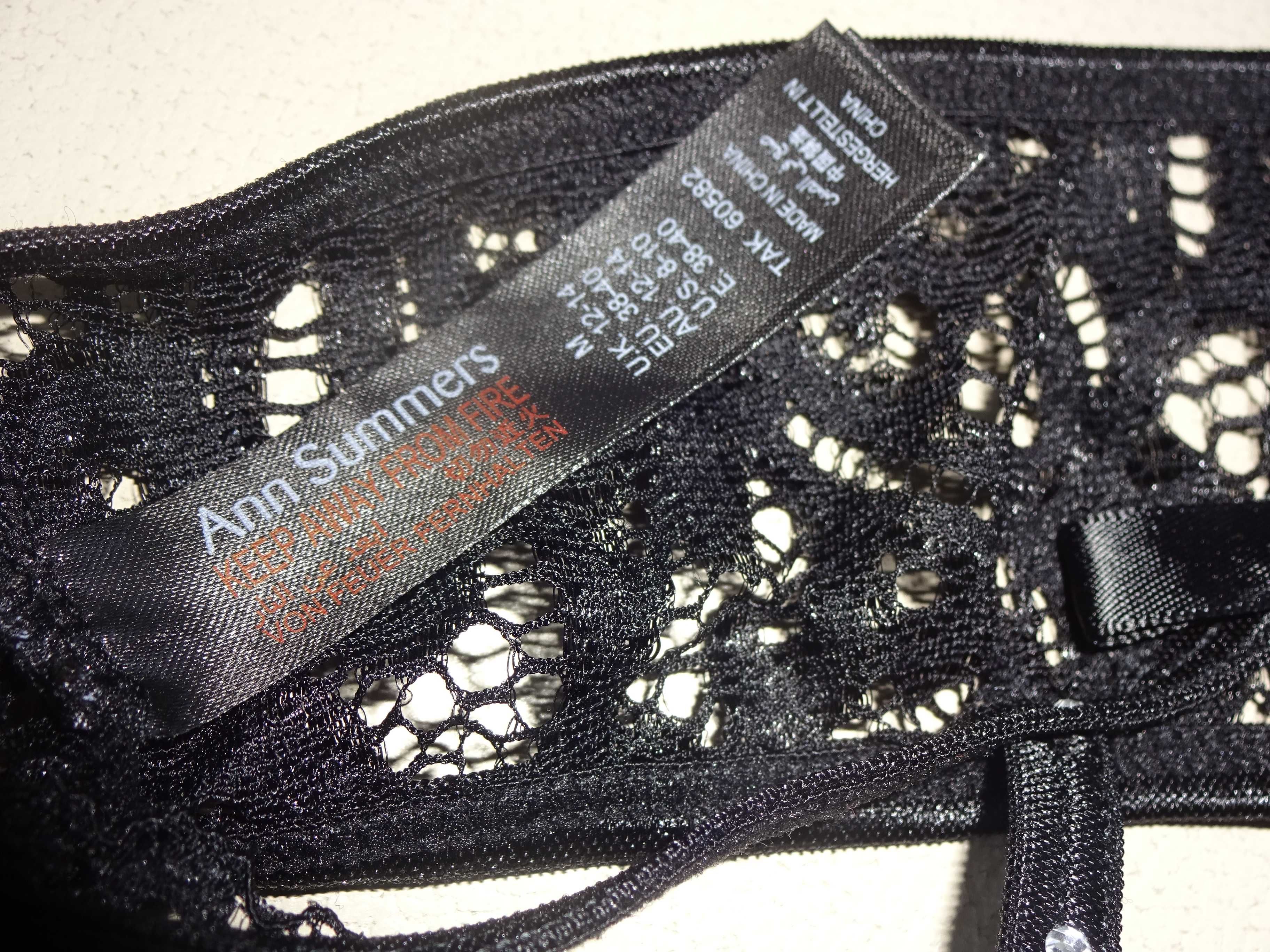 Ann Summers koronkowe stringi majtki z dziurką paski cyrkonie M  38-40