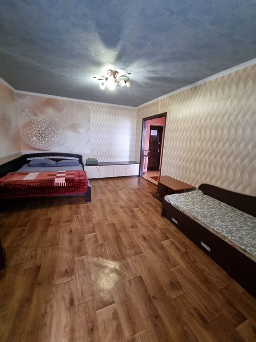 Здам подобово квартиру в самому центрі міста,ціна 700 грн с человека,