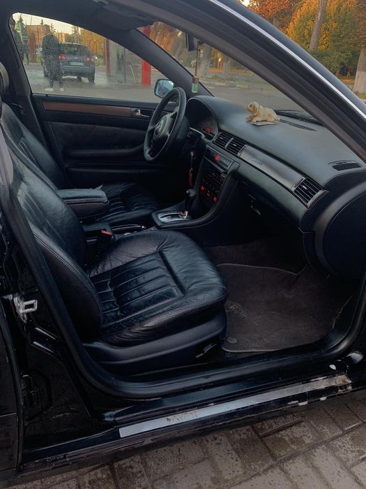 Продам салон, кресла карты на Audi a6c5 в идеальном состоянии