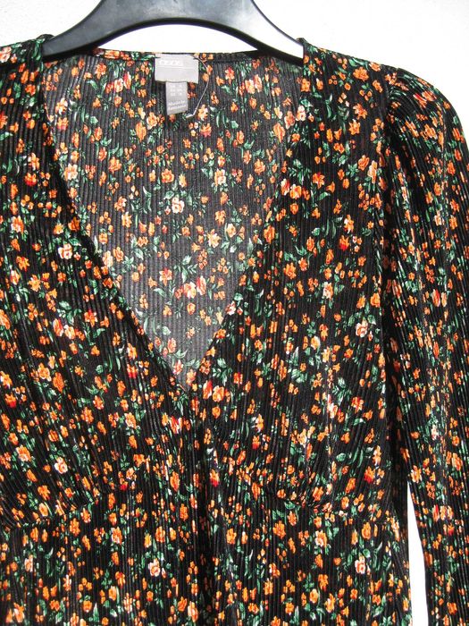 Красивое цветочное лёгкое платье плиссе ASOS