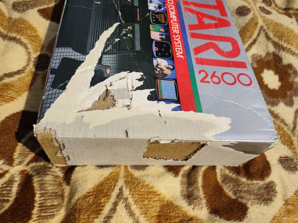 Atari 2600 w pudełku