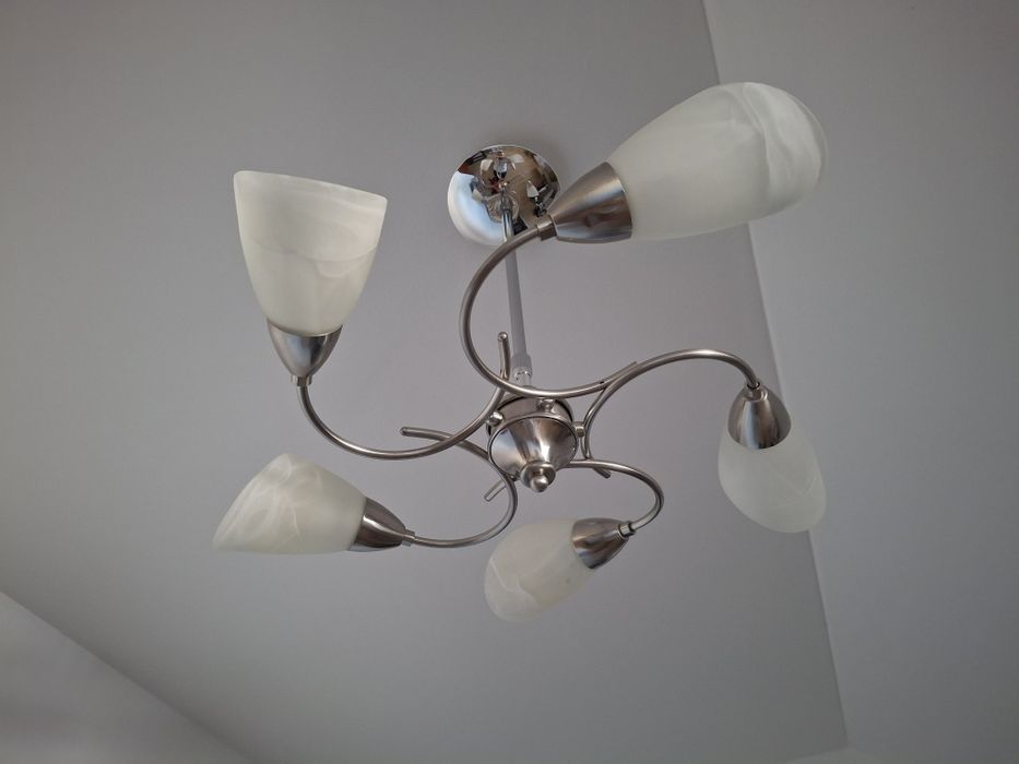 Żyrandol, świeci 2+3