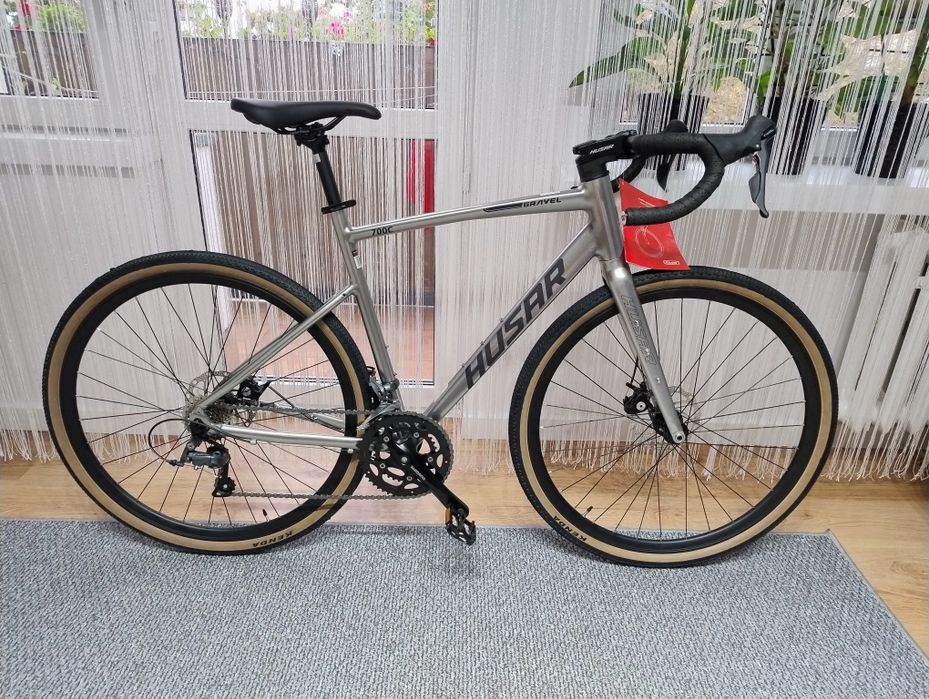 Gravel Husar Claris Shimano 54 M sztywne osie czysty blat NOWY