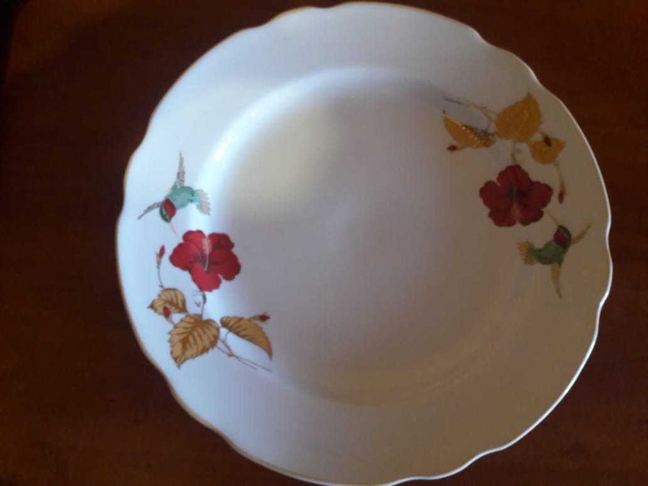 Блюдо фарфоровое с колибри