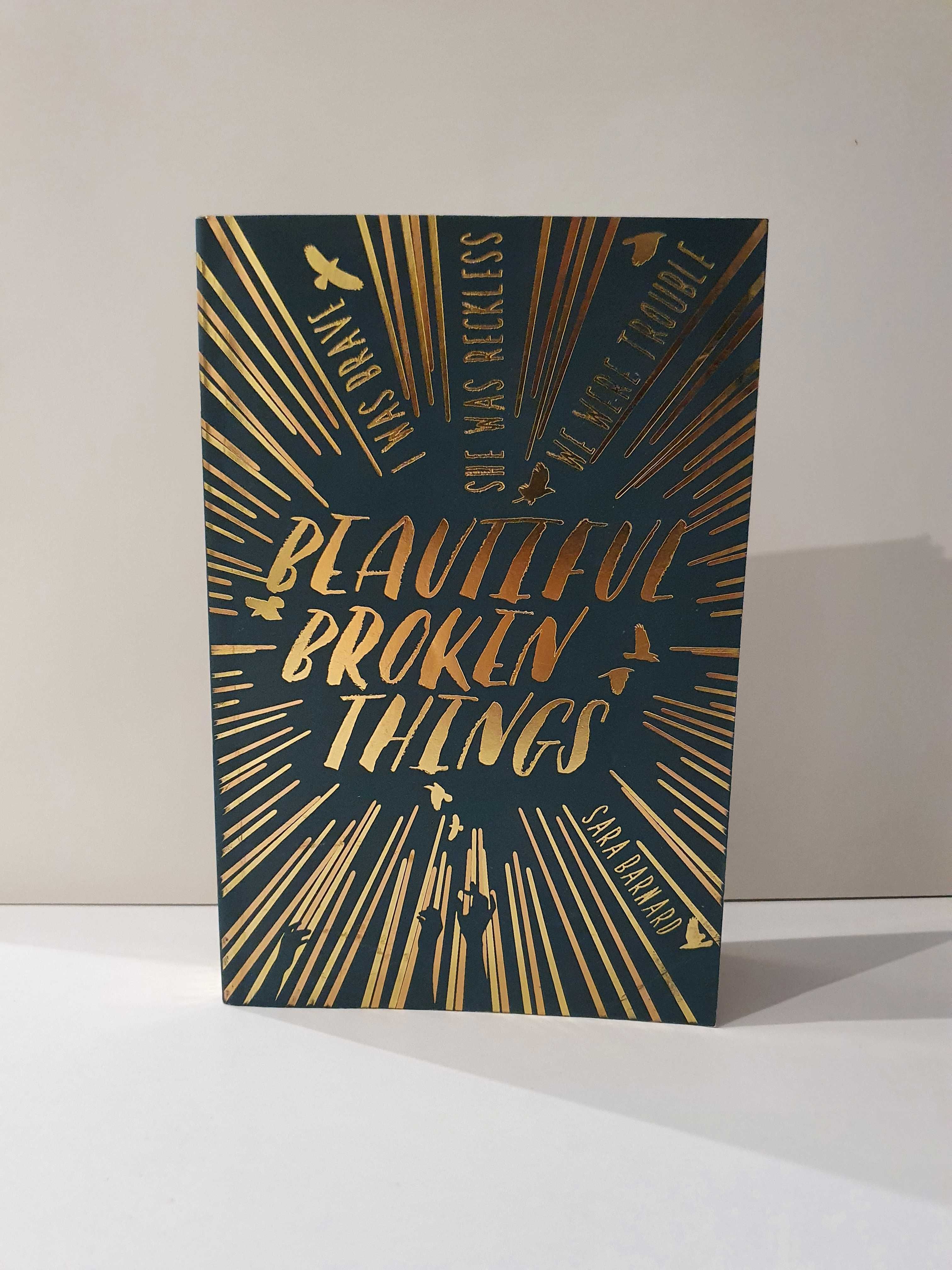 Beautiful, broken things, Sara B. Piękne złamane serca w oryginale