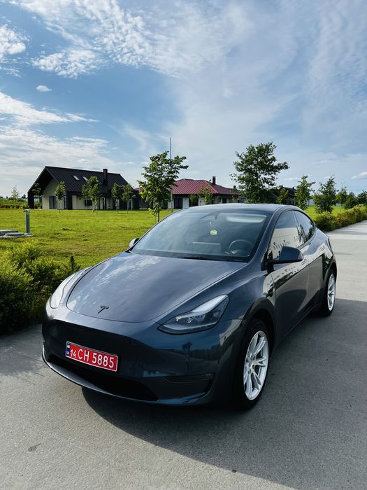 Tesla Model Y 2023