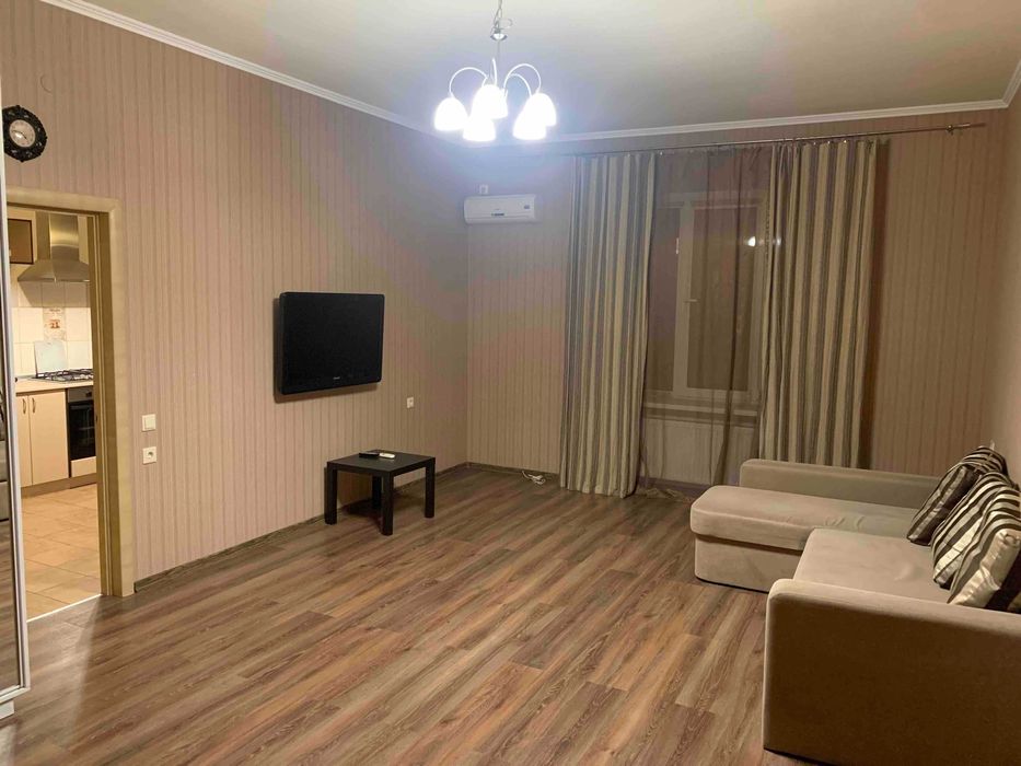 Оренда 1 кімнатної квартири великої площі в новобудові на Подолі