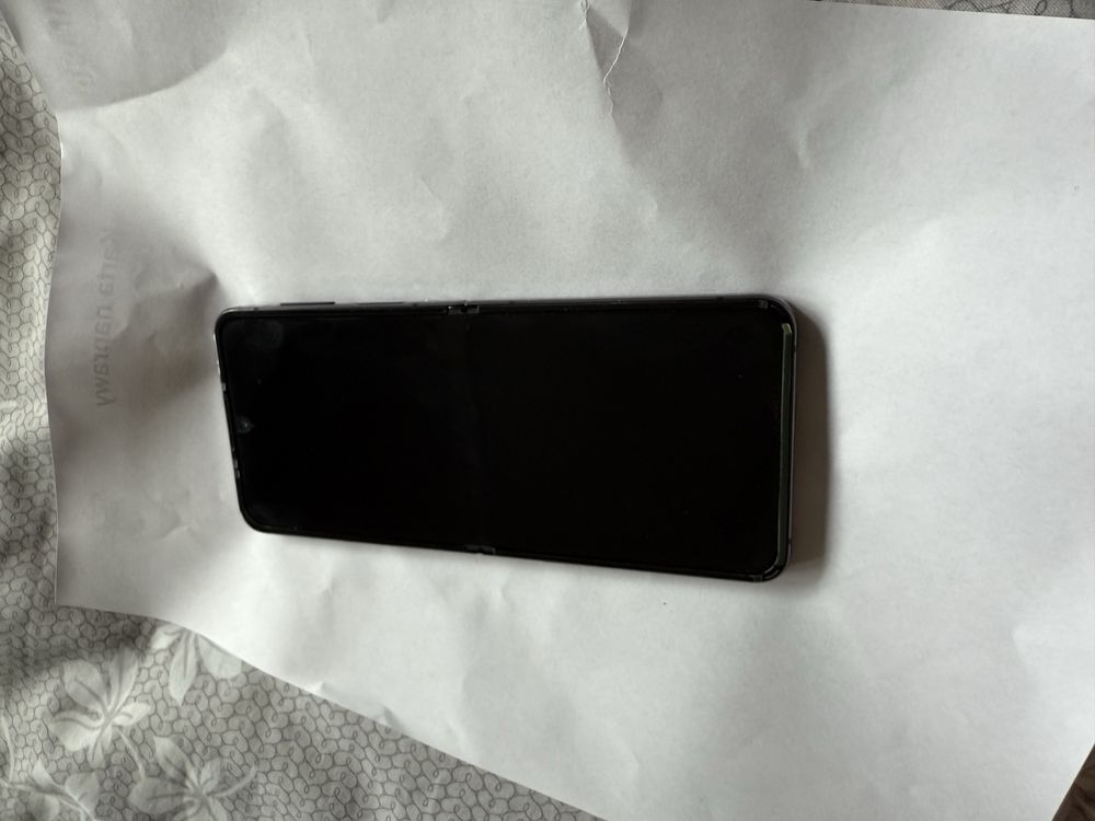 Samsuny Galaxy Z Flip4 jak nowy gwaracja 256Gb