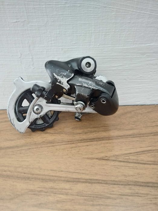 Задній перемикач швидкостей