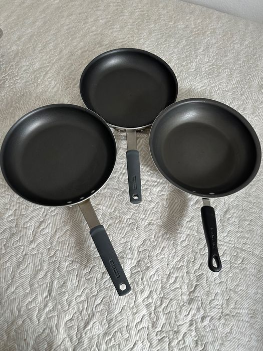 3 frigideiras não-pega (32cm) com em aço inoxidável 1/3 do preço