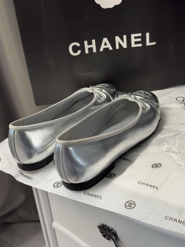 Серебряные серебристые балетки chanel туфли балетки