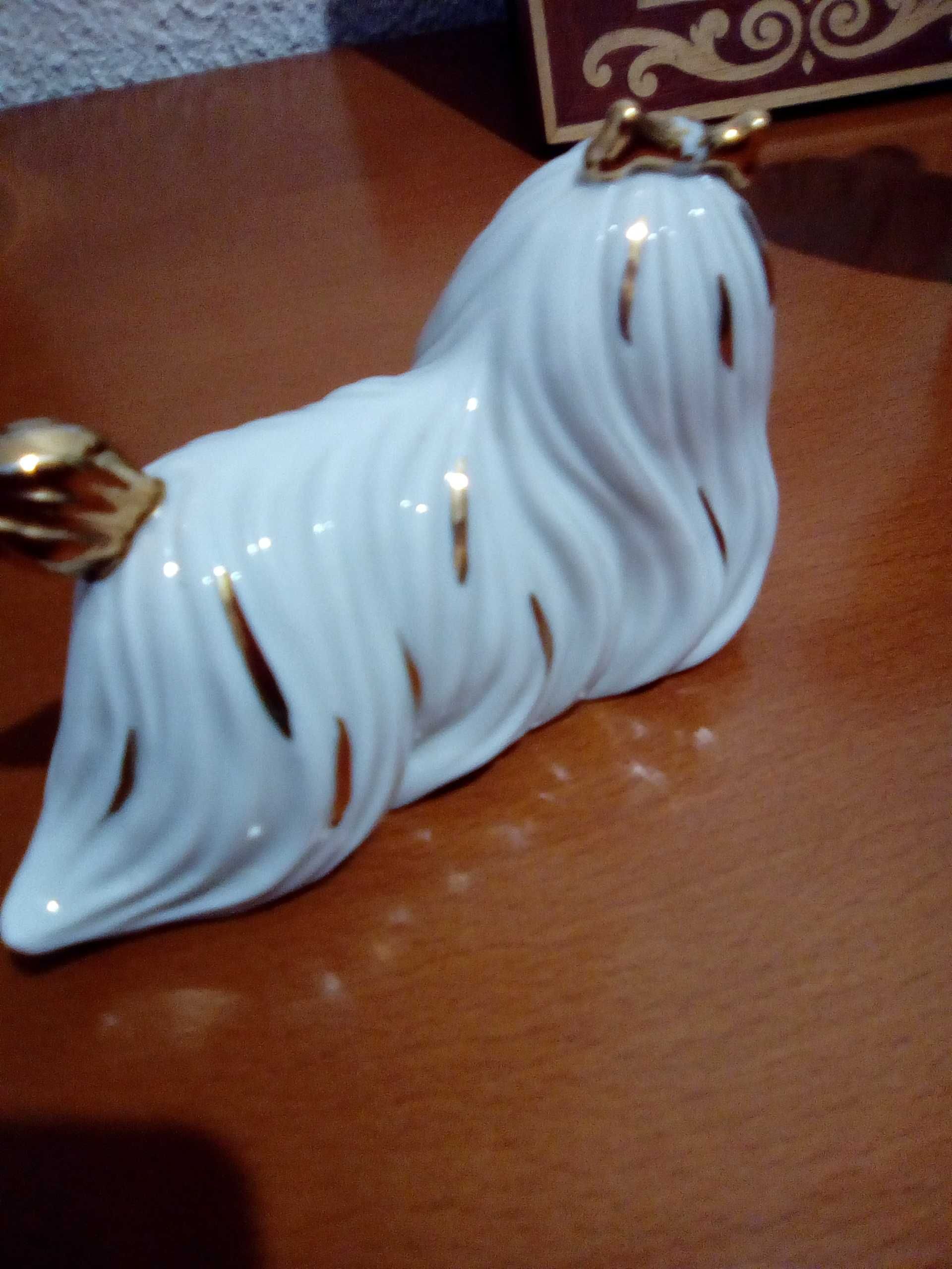 Cãozinho porcelanas Capodimont e cristais Swaroski em perfeito estado