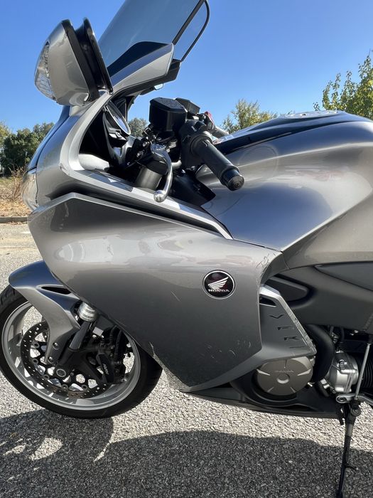 Honda vfr 1200 poucos km