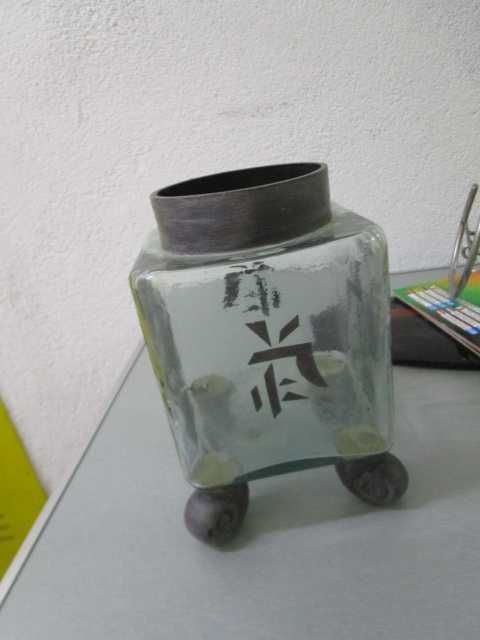 pote chinês ?  em vidro