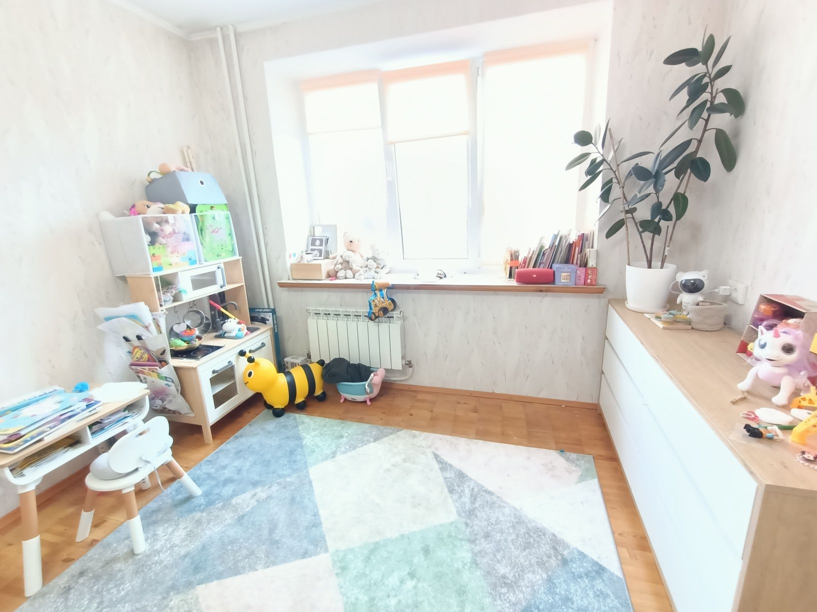 До вашої уваги чудовий варіант для життя. Продам видову квартиру в пар