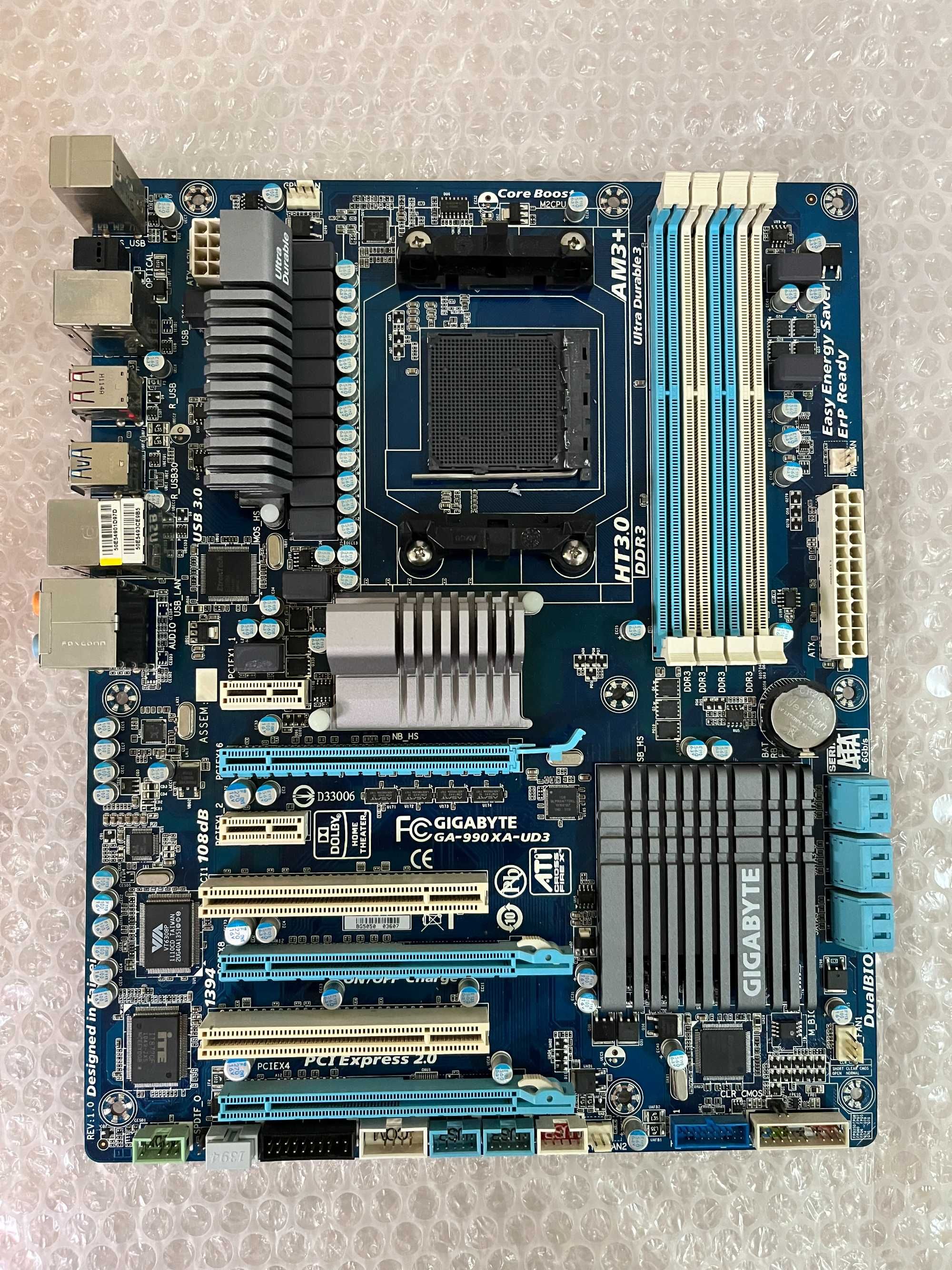 ТОП Материнська плата Gigabyte GA-990XA-UD3 AM3+ DDR3