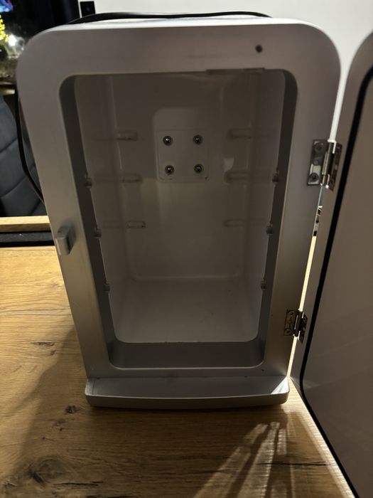 Mini lodowka myfridge, mini barek schladacz do mleka mf 05