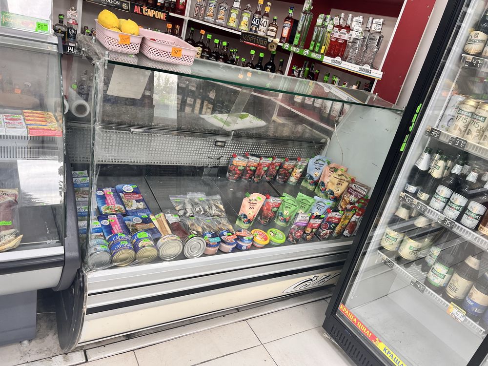 Продається вітрина у звязку з закриттям магазину