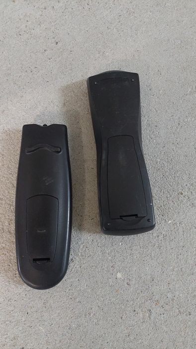 2 Philips Remote Controls64297765678083122