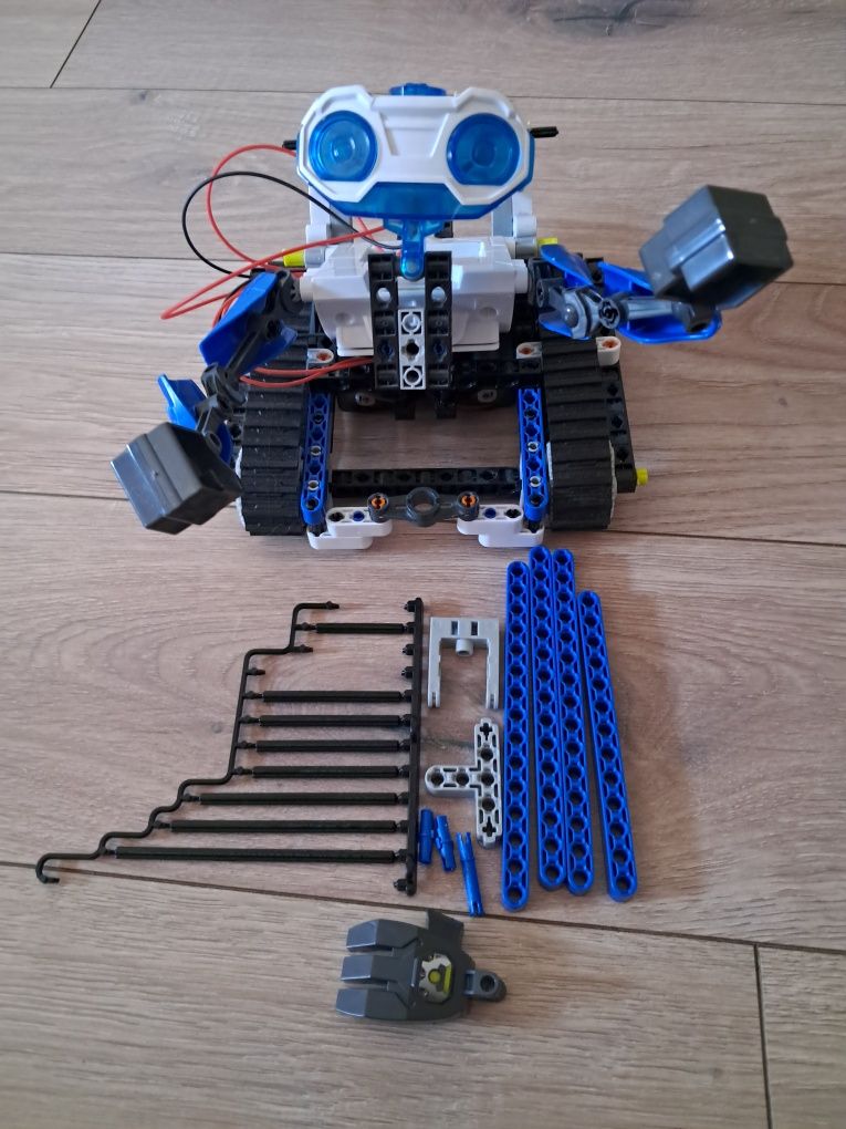 Sprzedam robota programowalnego RoboMaker.