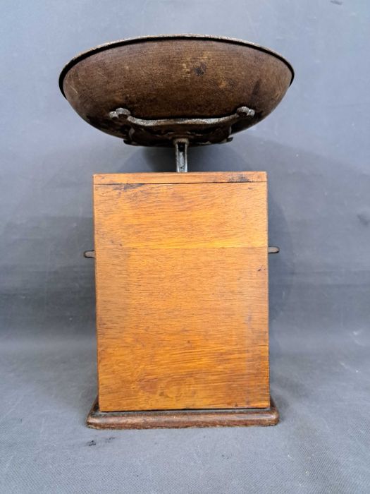 Stara waga kuchenna, naciskowa, 10 kg, D.R.G.M.