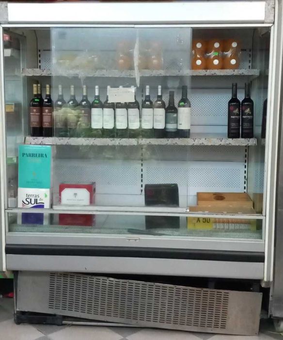 Refrigerador de produtos de mercearia