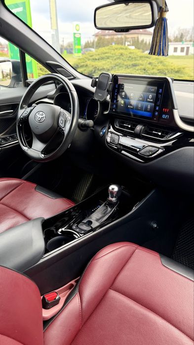 Toyota C-HR 1.8 Hybrid w bardzo bogatej wersji Selection