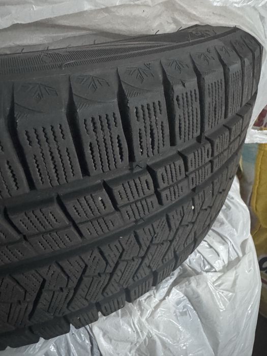 Шини зимові R17