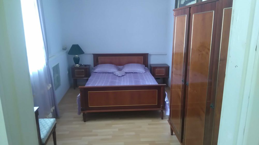 Продам спальний гарнітур з червоного дерева Румунія спальный комплект