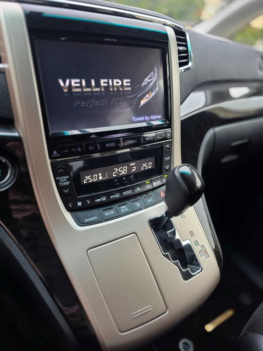 Toyota Vellfire 2013 2.4 автомат