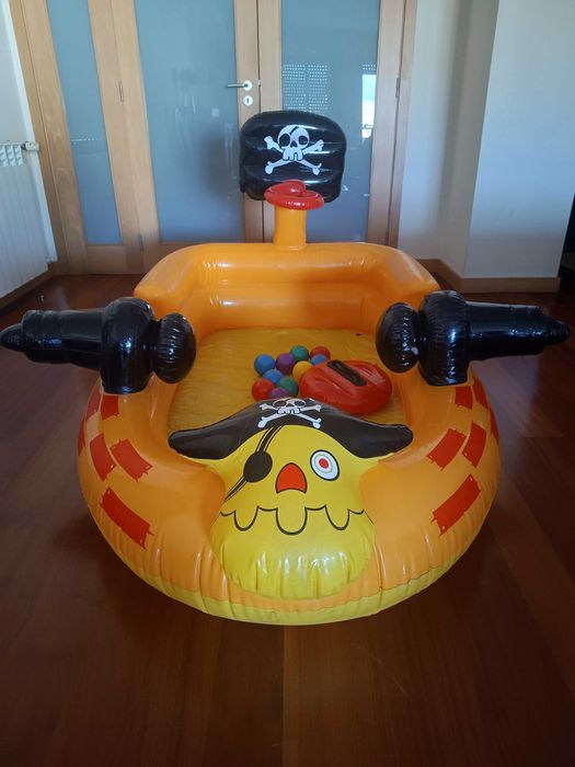 Barco Insuflável Pirata para crianças